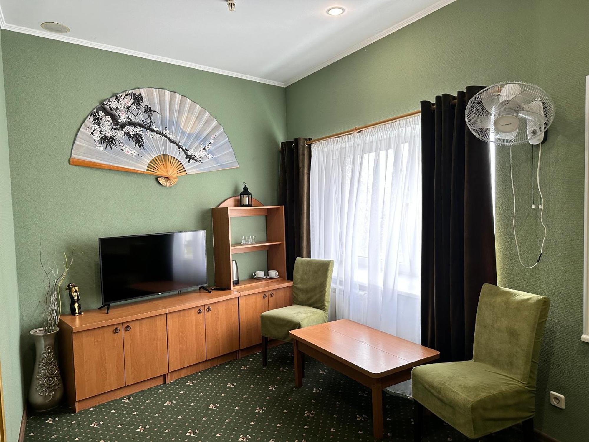 Randevu Hotel Zsitomir Kültér fotó